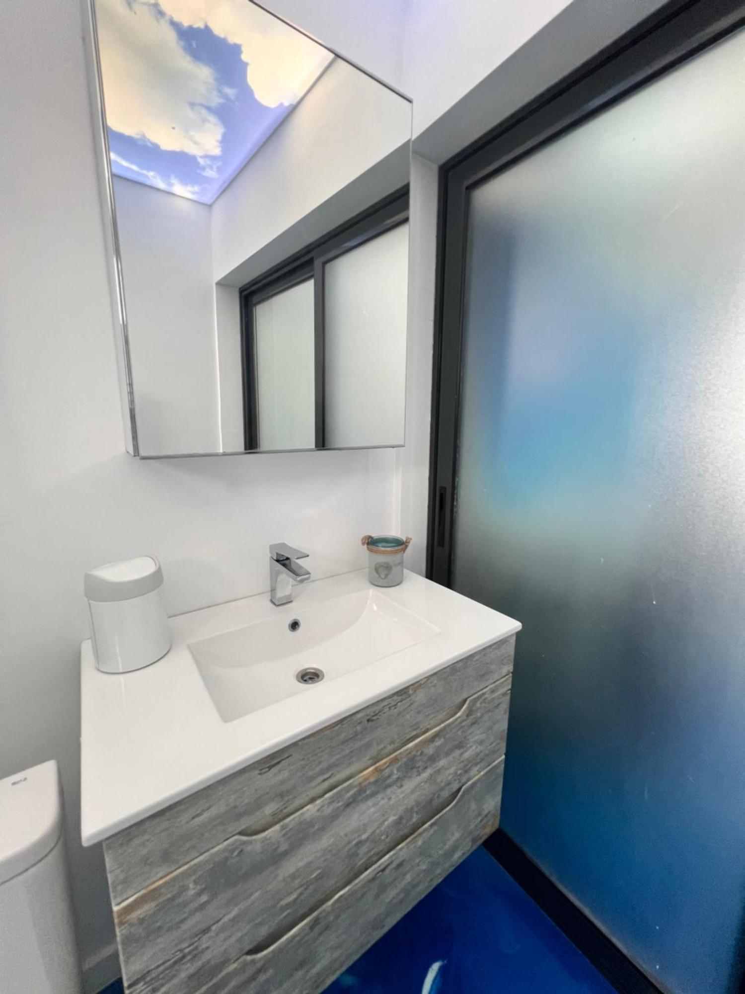 Delux Apartment Крайова Екстериор снимка